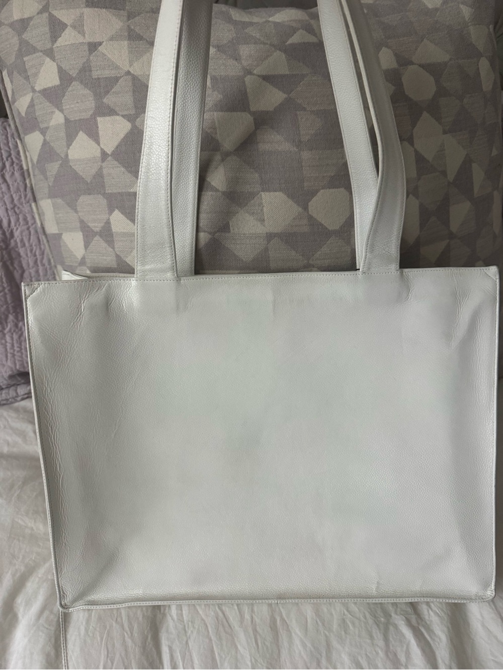 Authentic CHANEL White Leather Tote with Embossed CC Logo - Picture 3 of 6